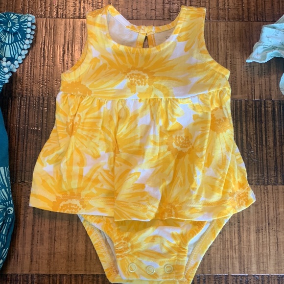NEWBORN ROMPER PERFECT CONDITION - Picture 4 of 6
